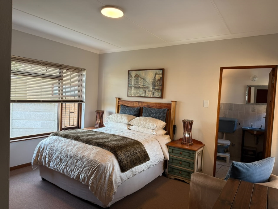 4 Bedroom Property for Sale in Fraaiuitsig Western Cape